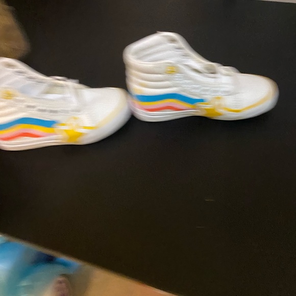 Toddler Girl Vans - Picture 2 of 5